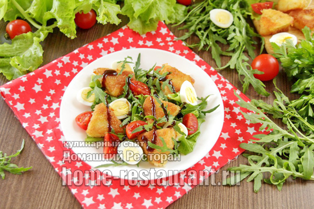 Салат с жареным сыром и помидорами фото