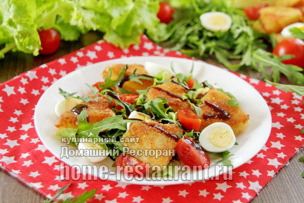 Салат с жареным сыром и помидорами фото