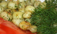 молодая картошка с укропом фото