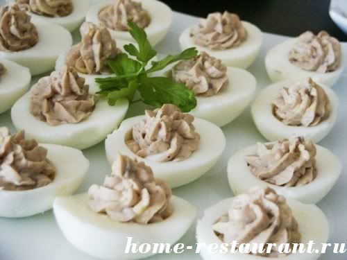 Фаршированные яйца: рецепты с фото