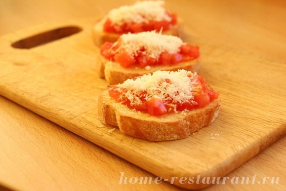 брускетта с помидорами и пармезаном фото 8