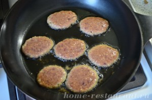 Печеночные оладьи из говяжьей печени рецепт пошагово с фото на сковороде простой рецепт классический