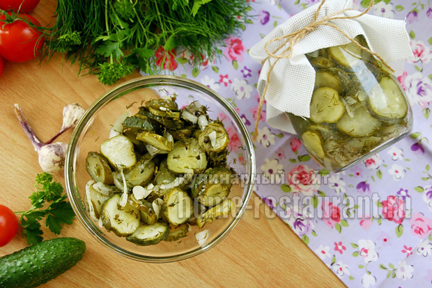 Салат из огурцов на зиму с луком «Гулливер»